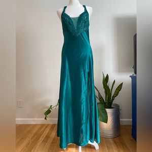 Vintage 80s/90s Victoria’s Secret Negligee/Nightgown